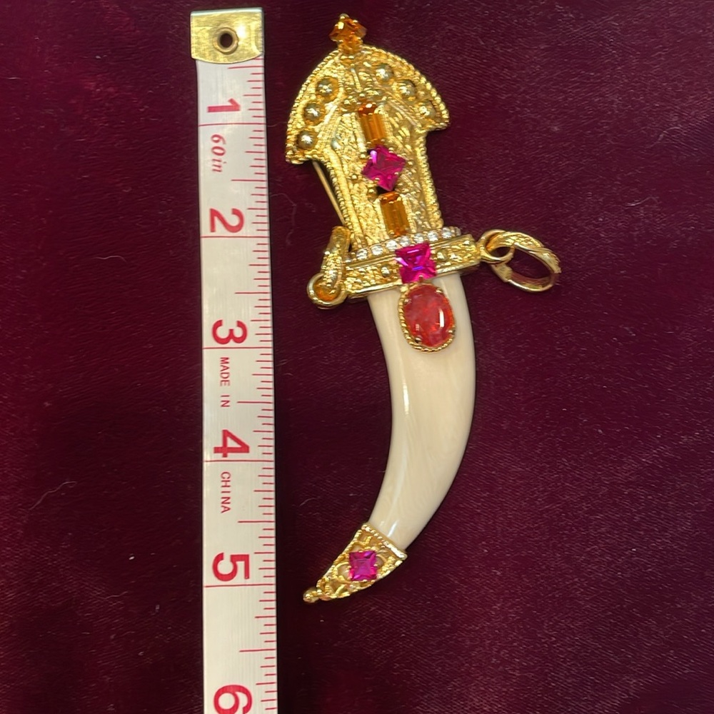 GIANFRANCO FERRE — GOLD AND GEM BROOCH - Picture 9 of 16